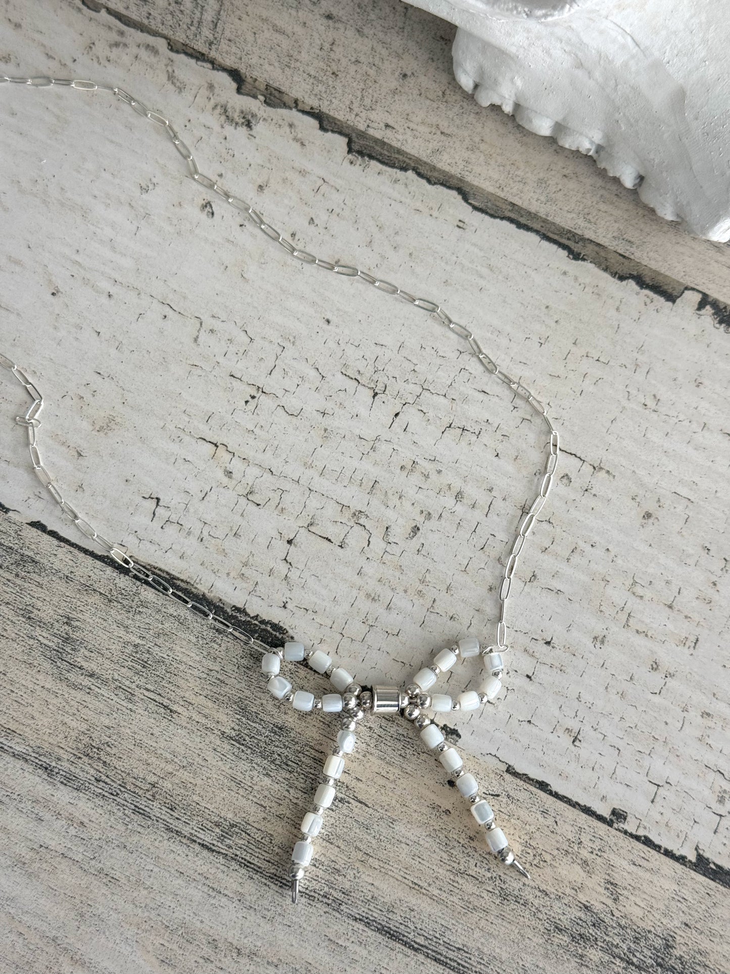 Native American Mother of Pearl Bow Necklace 19"