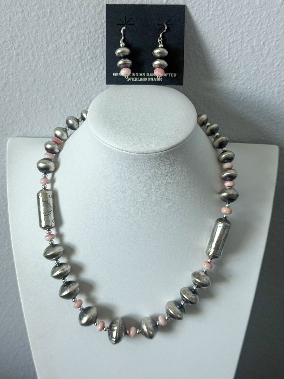 Native American Navajo Pearls 20" & Pink Conch Set