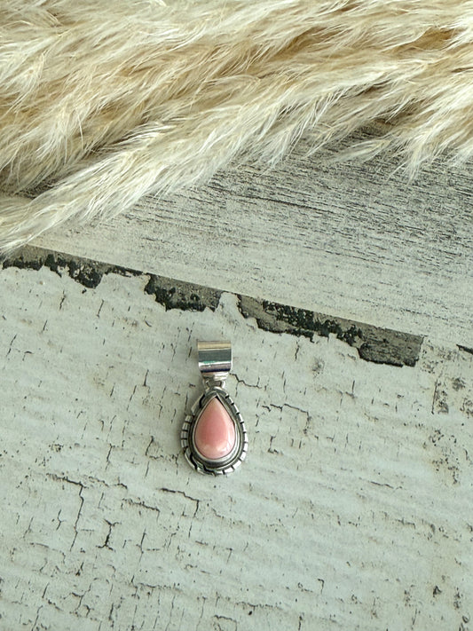 Native American Pink Conch Pendant