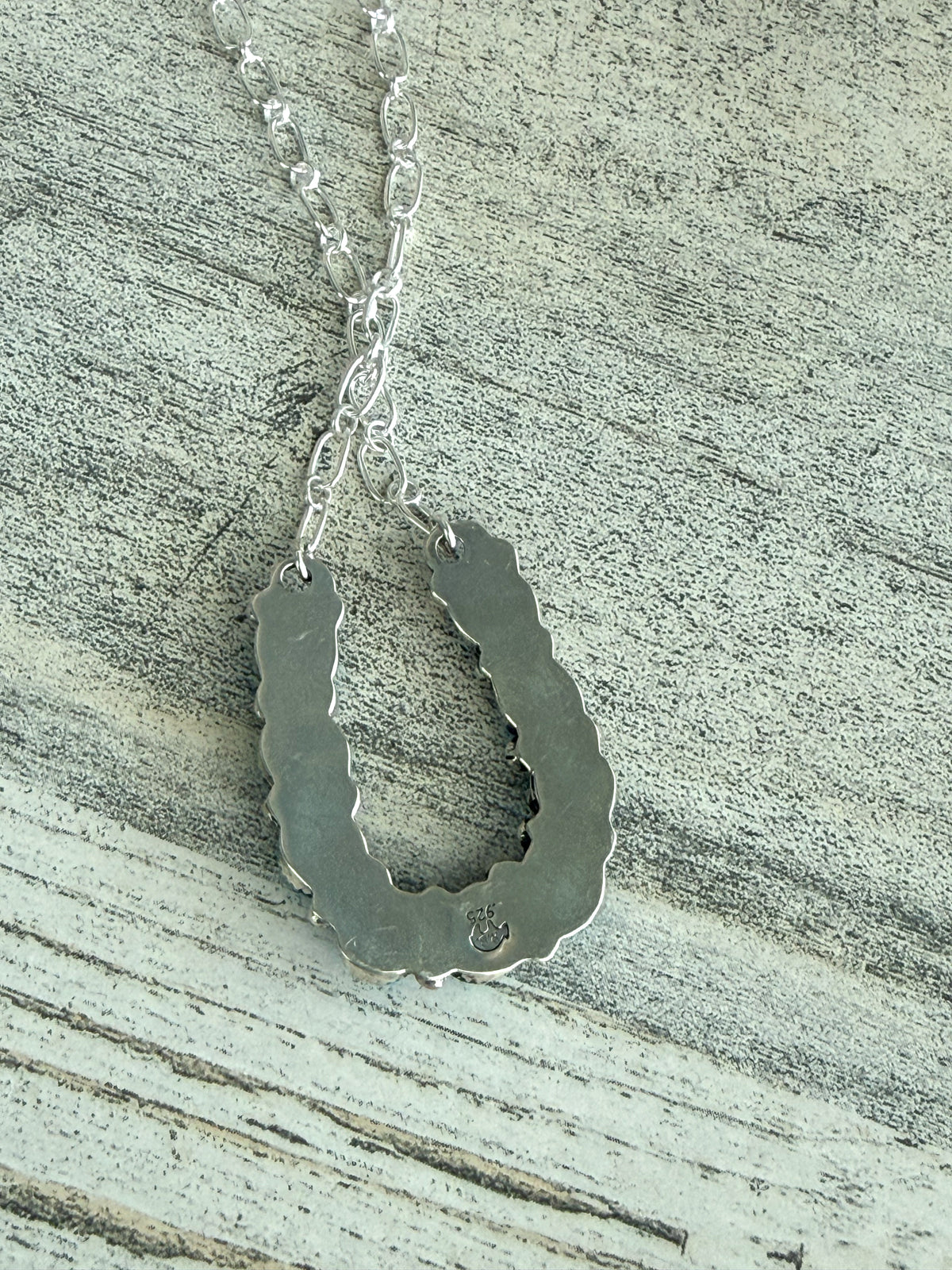 Native American Kingman Horseshoe Pendant Necklace 19"