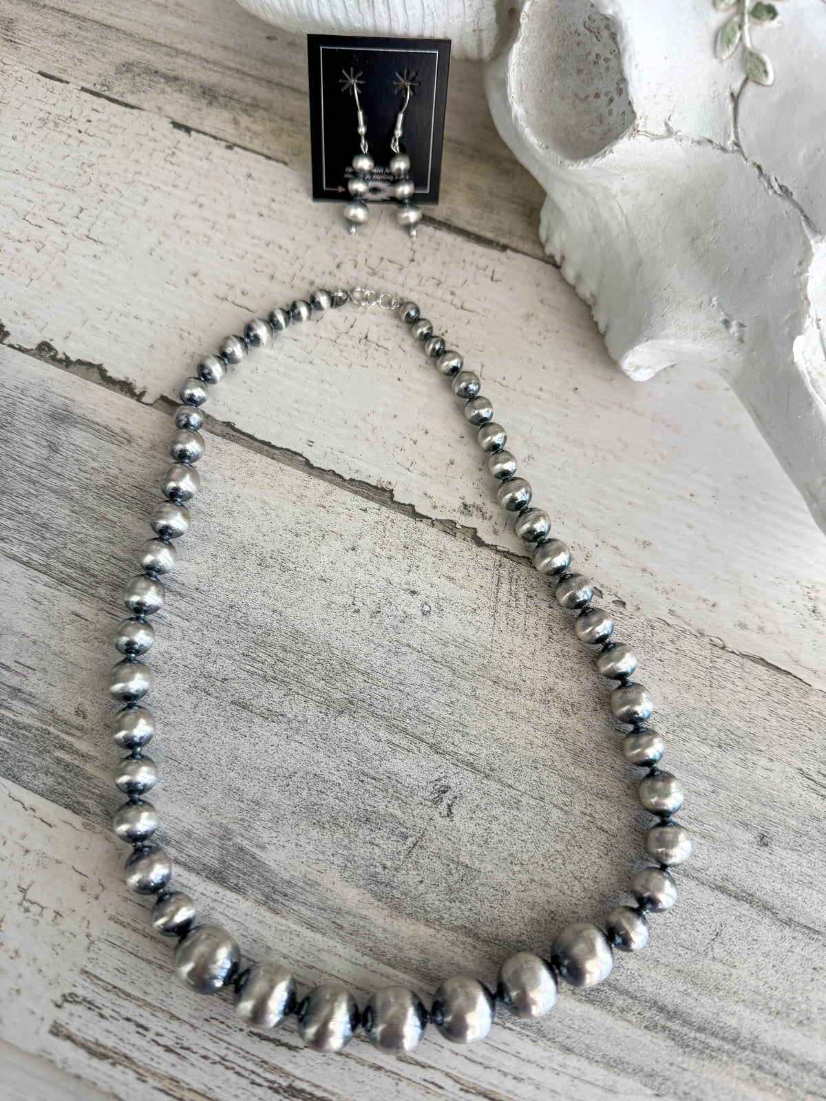 Native American Handmade Graduated Navajo Pearls 20" Set